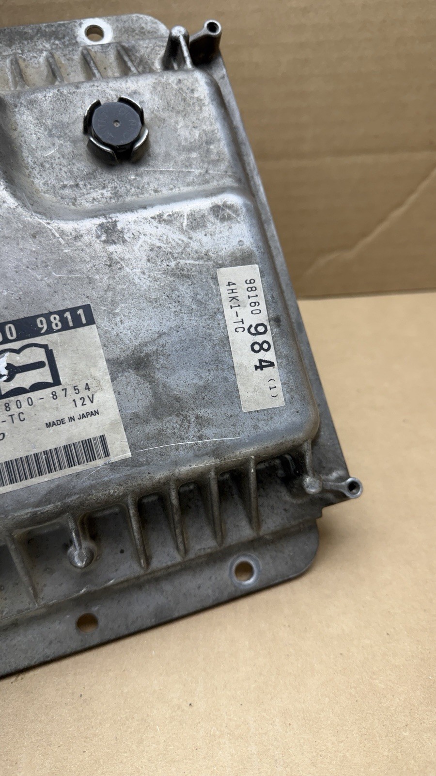 ISUZU 4HK1-TC ECMs ENGINE CONTROL MODULE ECU 898160 9811 USED