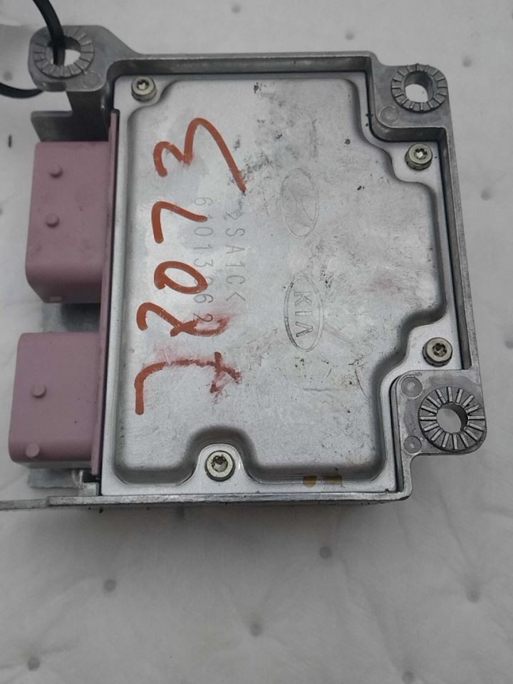 Chassis ECM SRS Center Console Sedan Turbo Fits 17-18 ELANTRA 740947