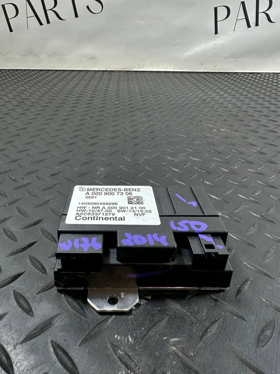 MERCEDES BENZ A CLASS W176 FUEL PUMP CONTROL MODULE UNIT A0009007306 .