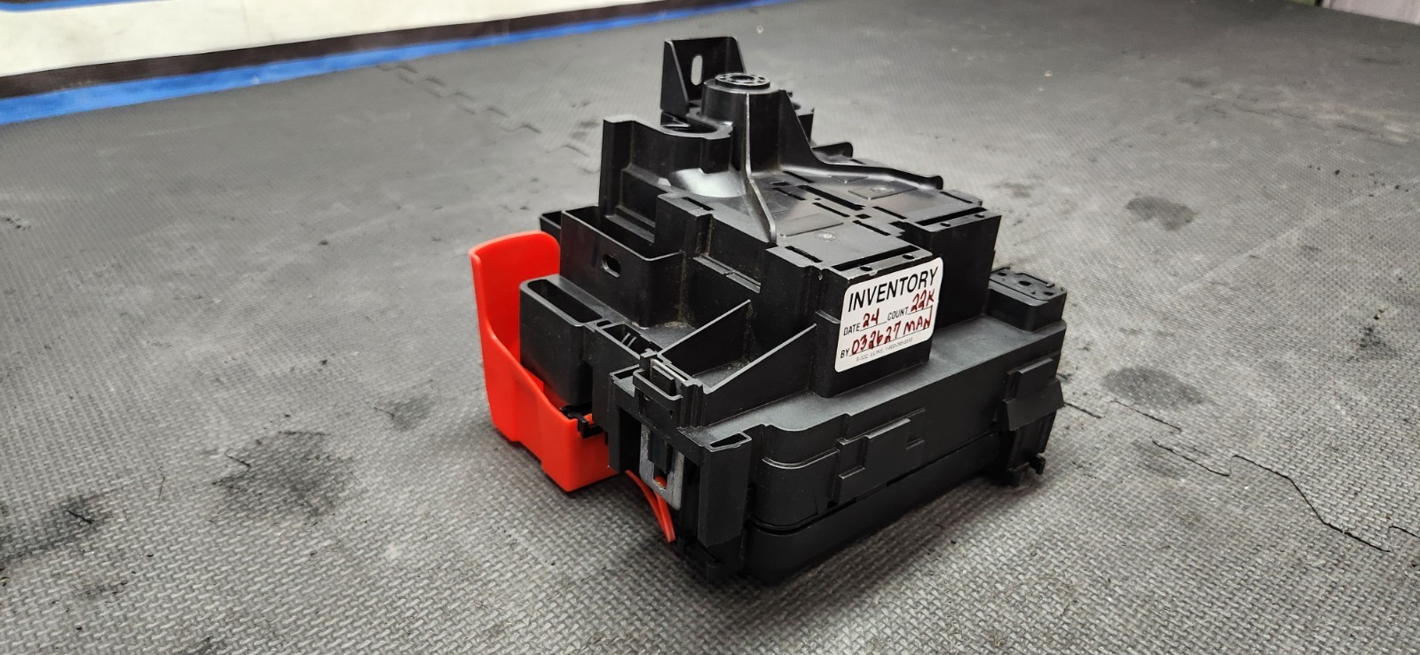 2024-2026 Ford Mustang GT Engine Bay Fuse Box Under Hood – OEM