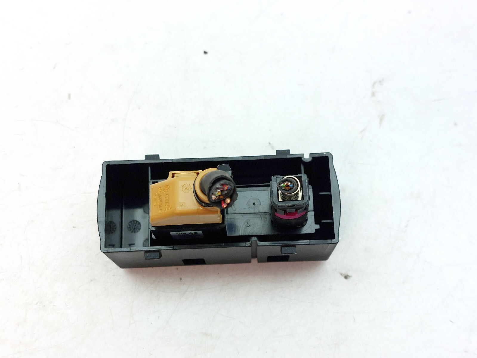 AUDI A3 8V 2015 USB & MMI AUDI MUSIC INTERFACE 8V0035736B