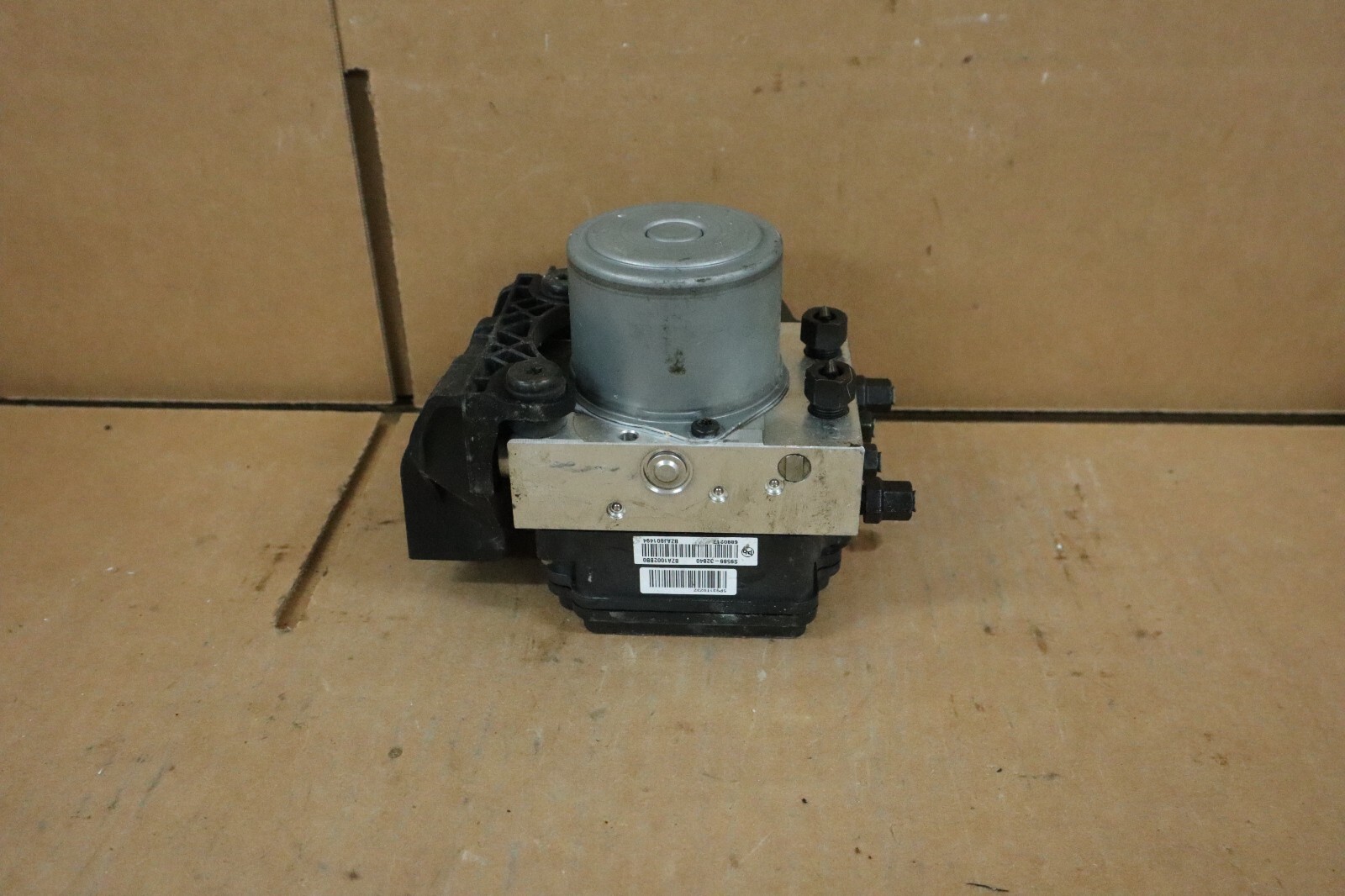 2020 2021 2022 Kia Telluride Anti Lock Brake Pump Control Module OEM 58900S9360