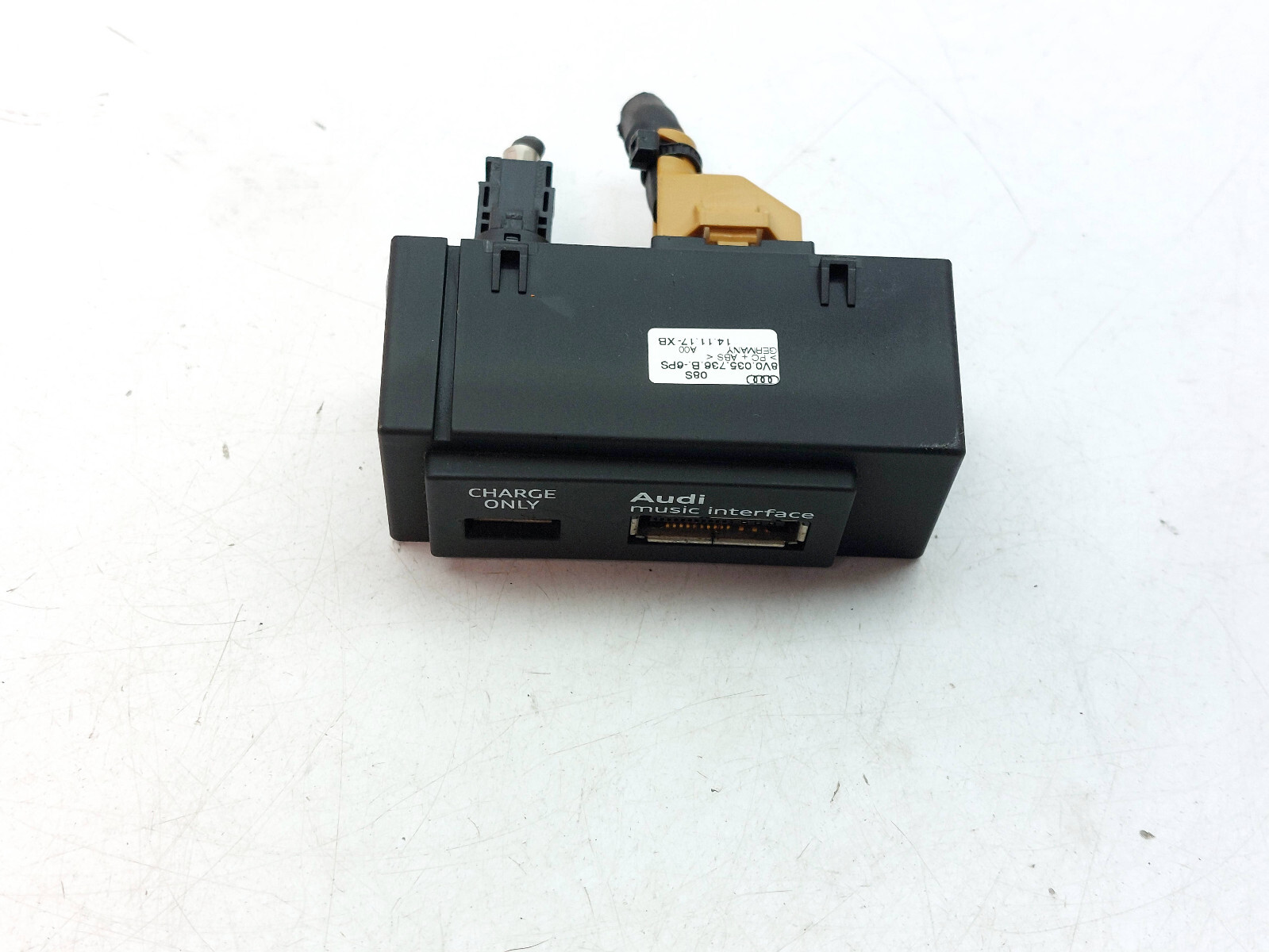 AUDI A3 8V 2015 USB & MMI AUDI MUSIC INTERFACE 8V0035736B