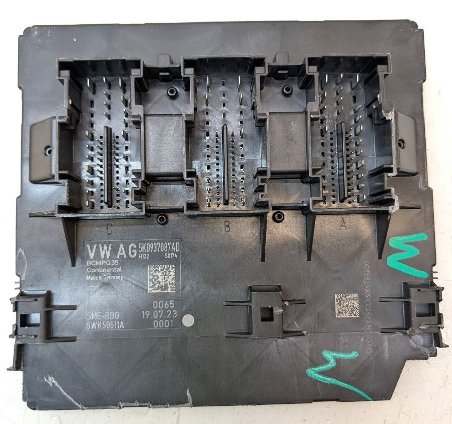 Volkswagen Tiguan 2014-2015 BCM Body Control Module 5K0937087AD OEM
