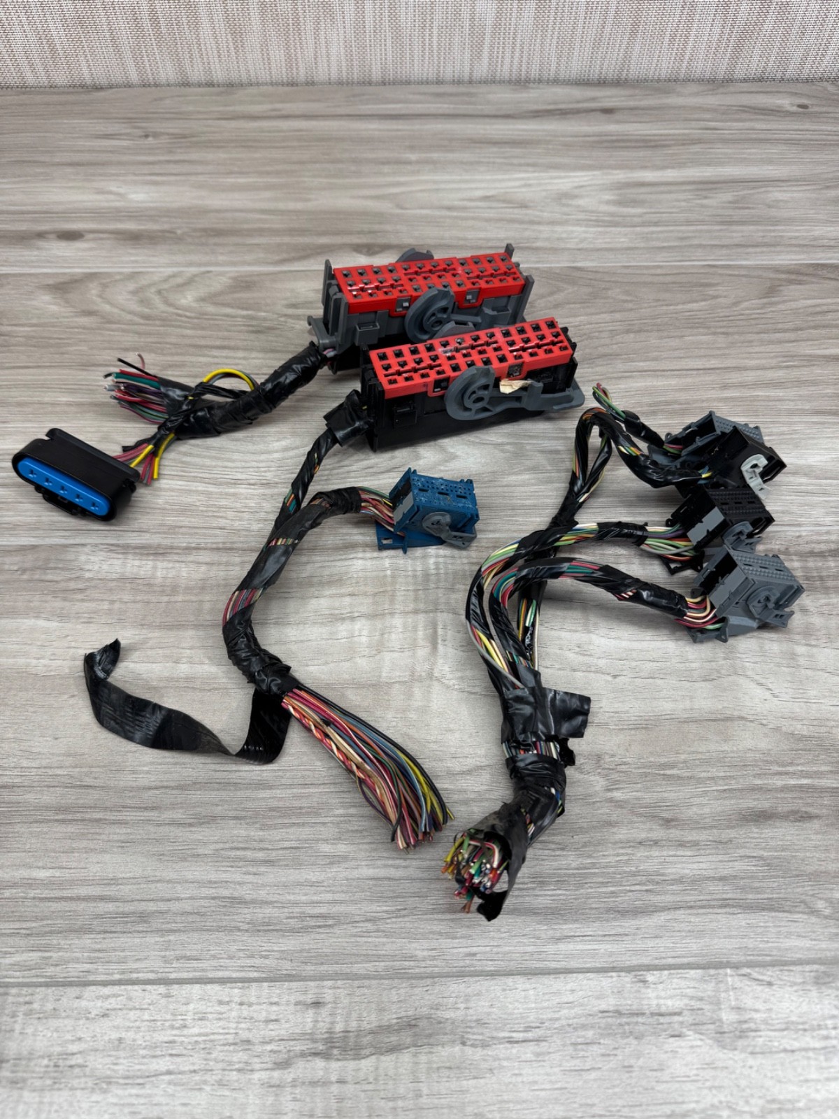 2006 Ford Mustang 4.0L V6 Manual BCM WIRING HARNESS PLUG CONNECTOR OEM.