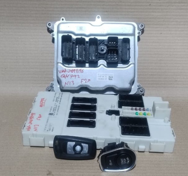 BMW F02 N54 3.0 ENGINE CONTROL UNIT SET + KEY – 7598364