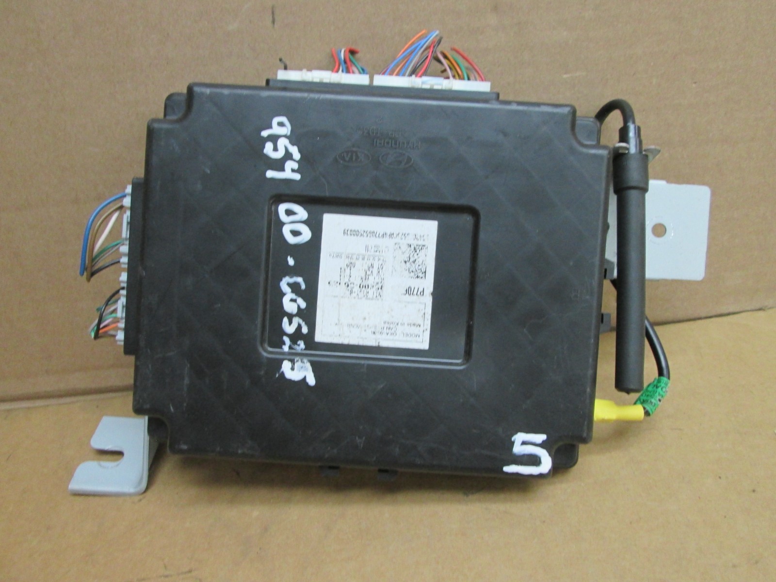 19 20 2019 2020 Kia Sorento Body Control Module Computer BCM Dash 95400-c6525