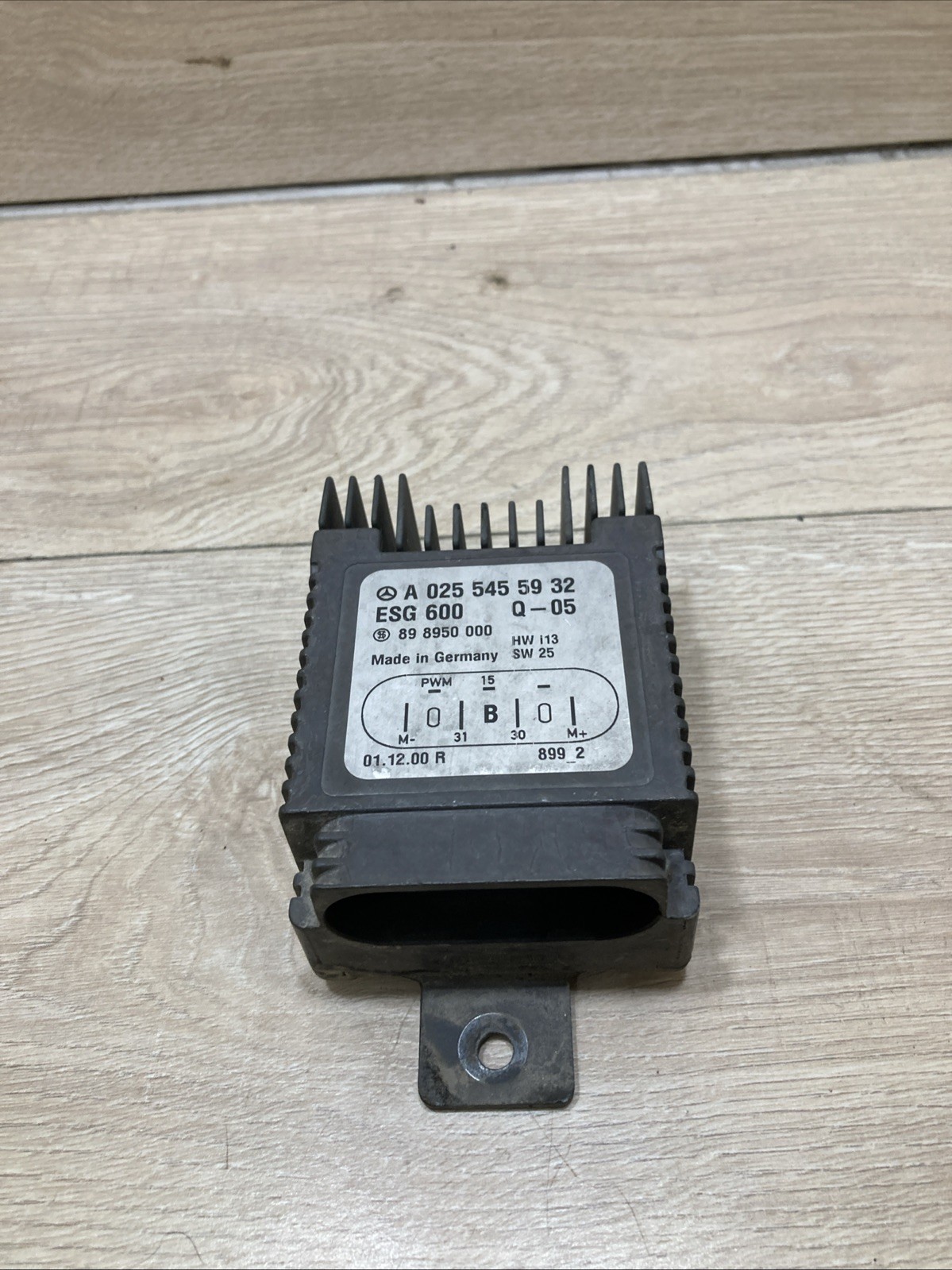 97-04 MERCEDES R170 SLK/SLC TRANSMISSION FAN CONTROL UNIT MODULE A0205451532 OEM