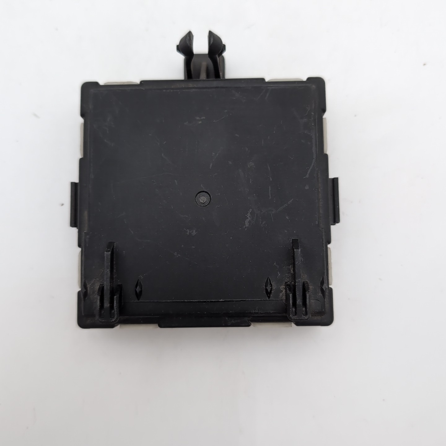 2017 – 2021 MERCEDES C300 W205 REAR RIGHT SIDE DOOR CONTROL UNIT OEM A2139003022