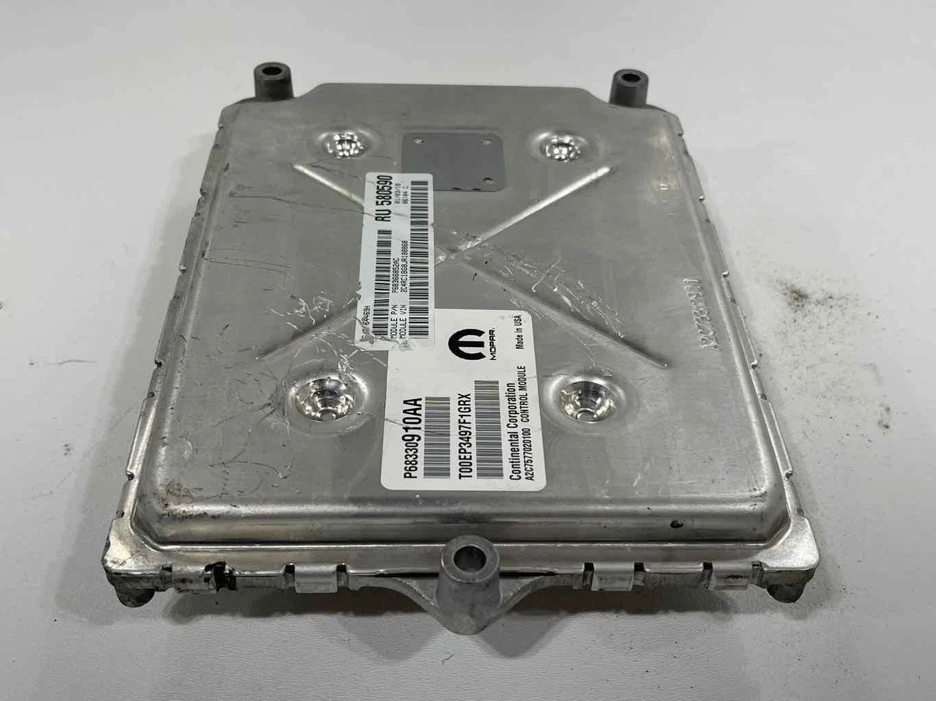 2018-2019 Chrysler Pacifica Engine Control Computer Module ECU ECU 68330910AA