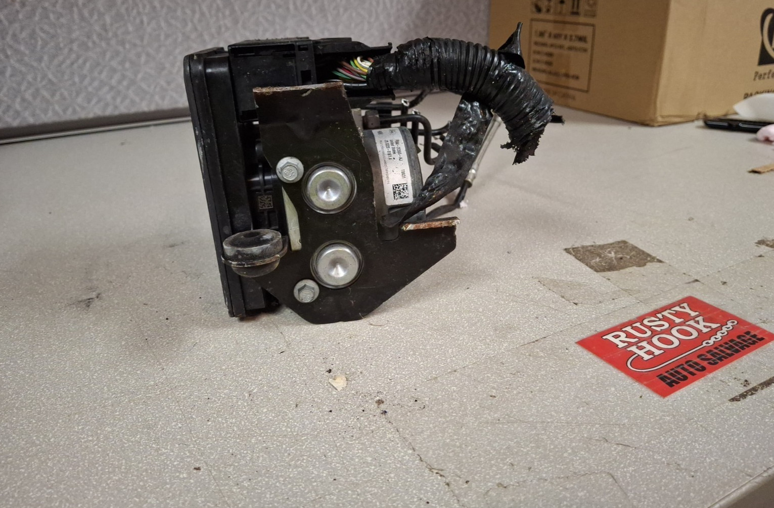 2013 Ford C-Max ABS Antilock Brake Pump Control FV682C219AJ