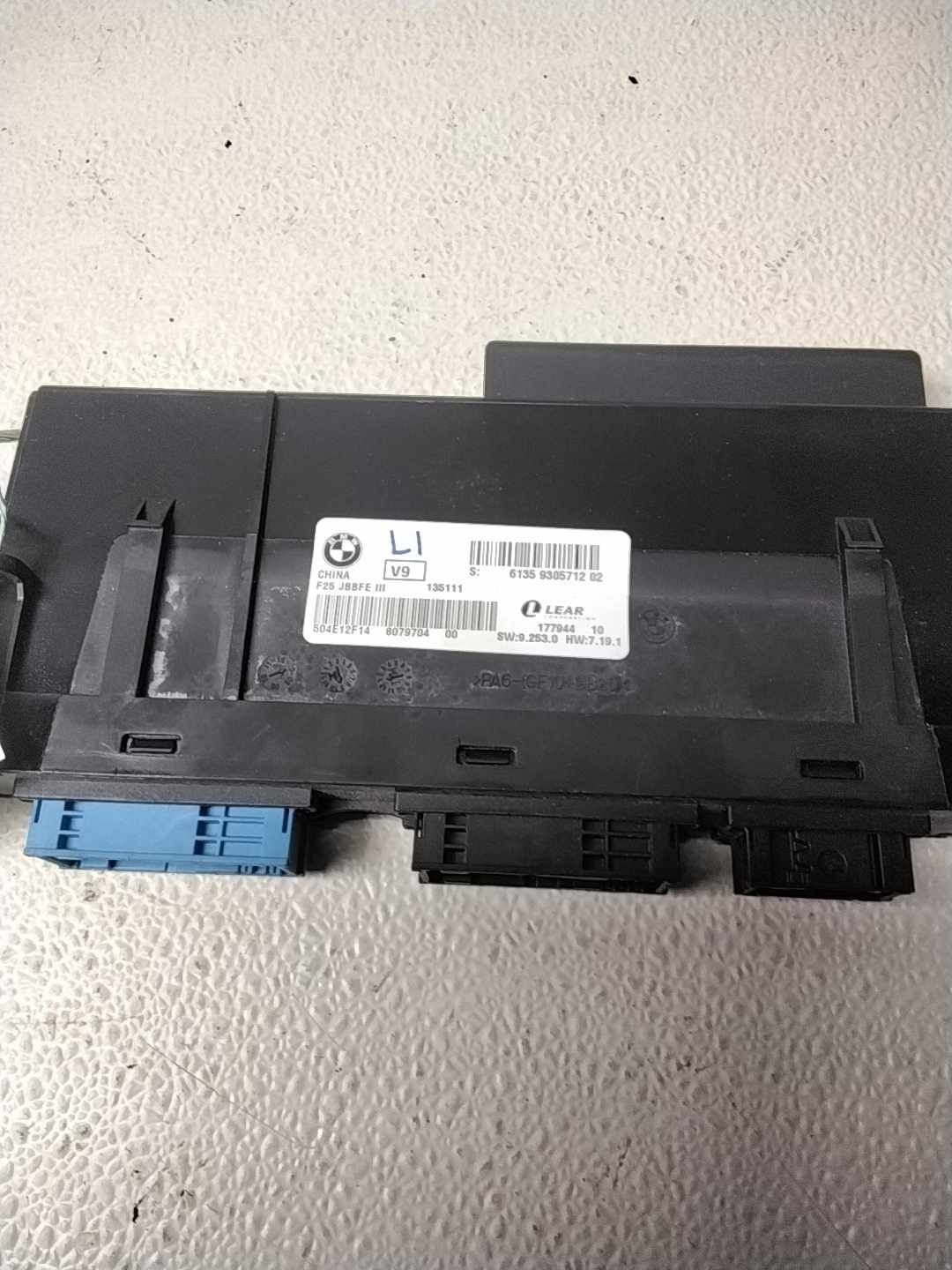 2011- 2017 BMW X3 (BCM) power control module footwell unit