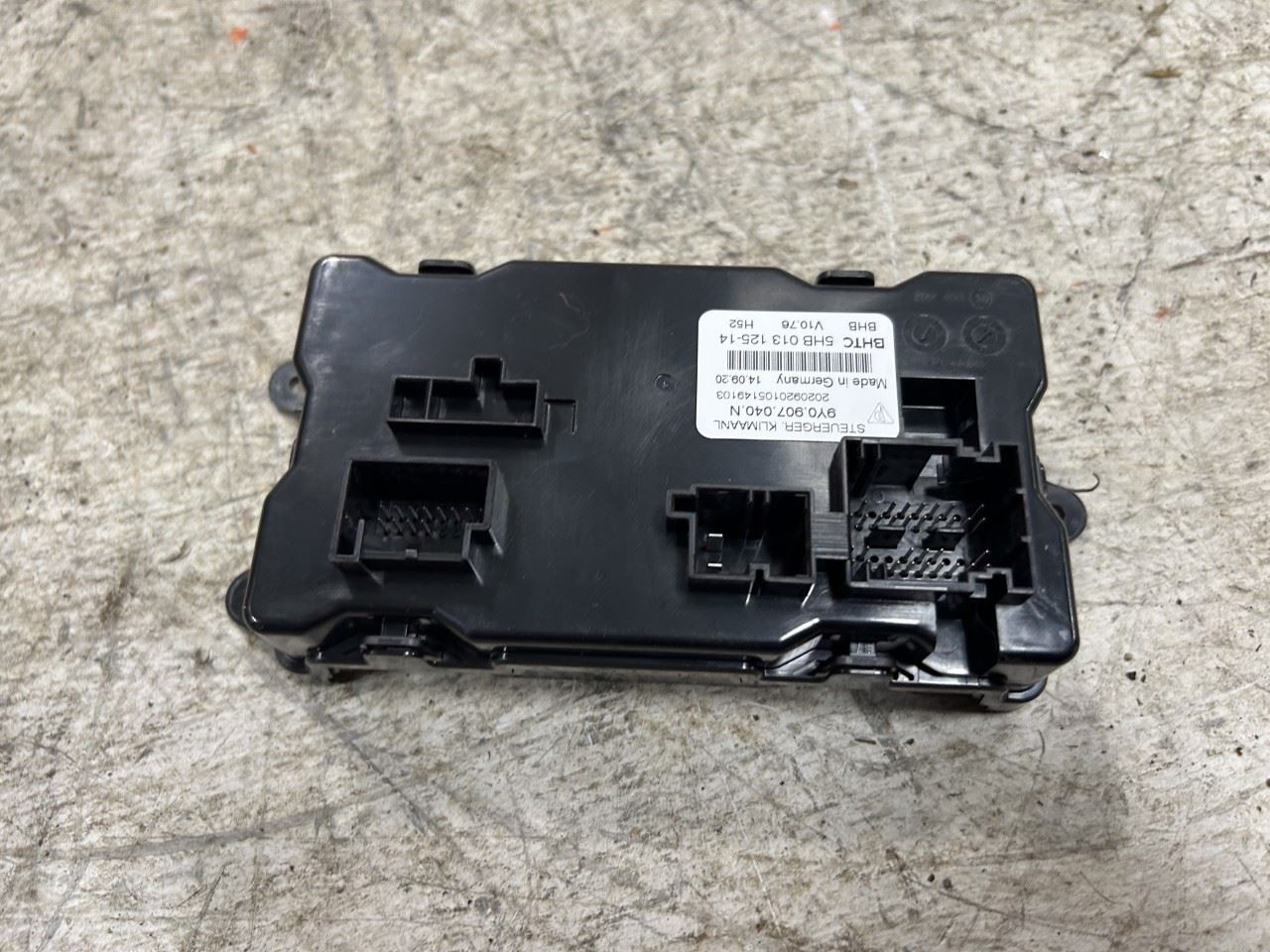 2021 PORSCHE CAYENNE HVAC Control Module OEM Part Number 9Y0907040N