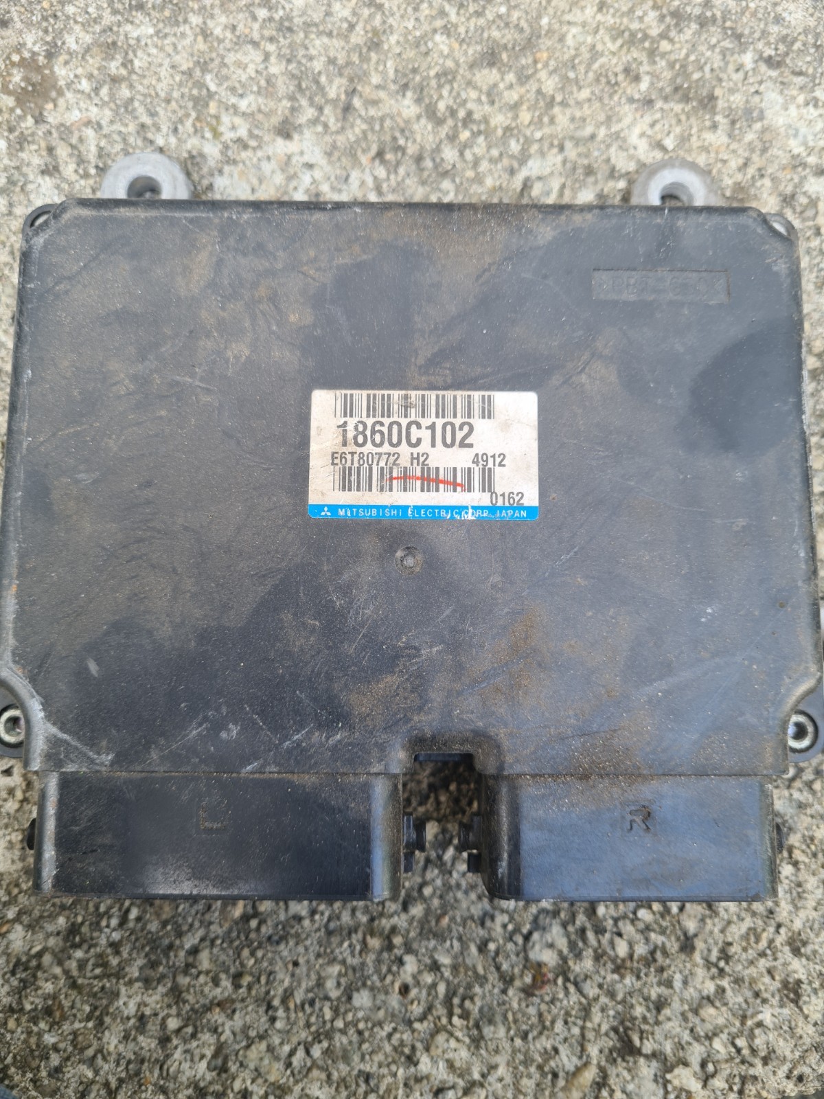 1860C102 Mitsubishi Engine Ecu