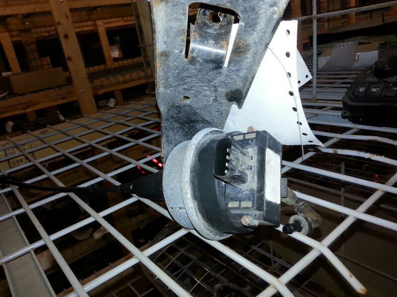 Chassis ECM Multifunction Fits 06-07 CARAVAN 1045080