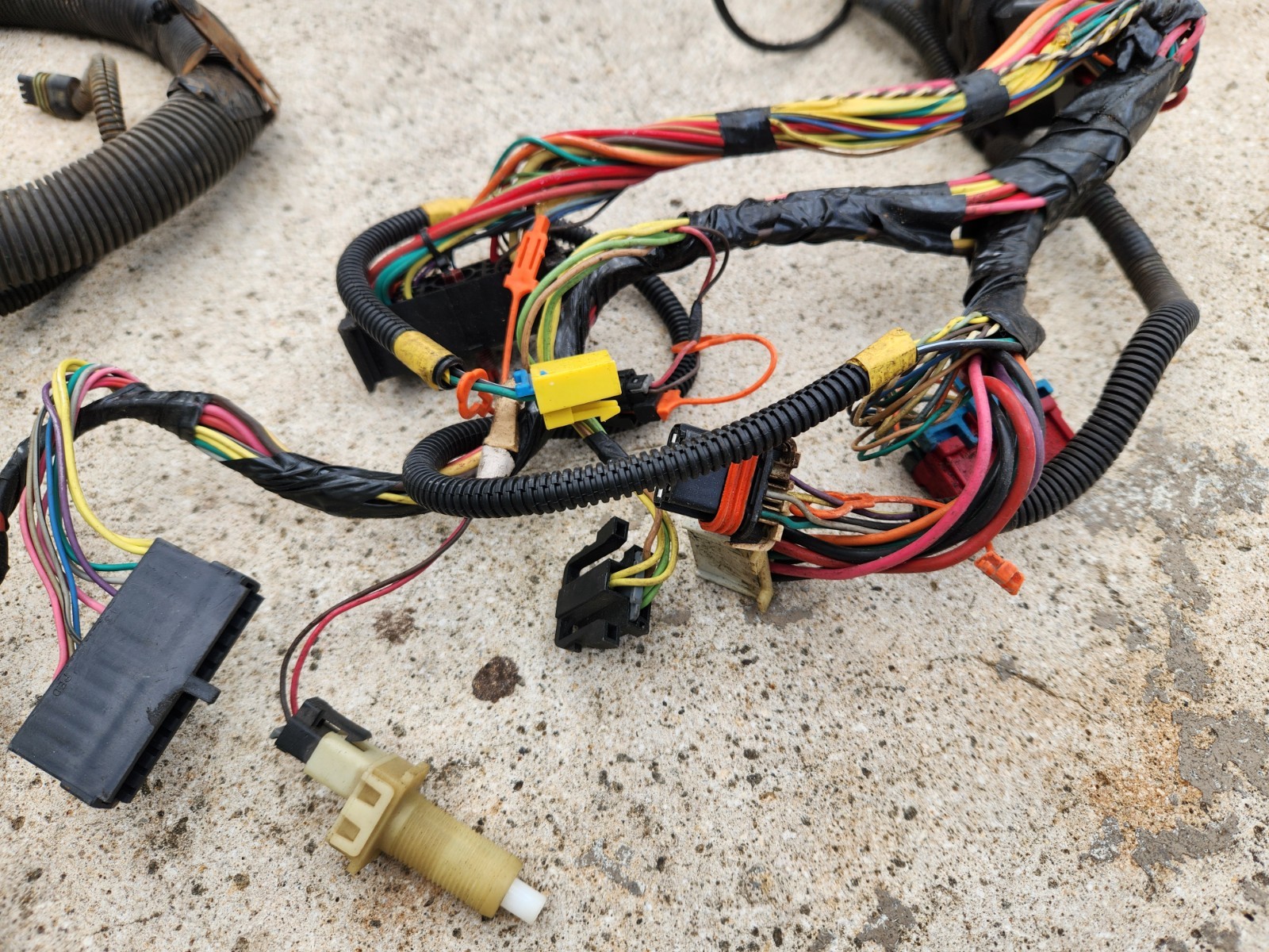 1995 Trans AM Engine Bay Forward Harness Headlights Horns Fans Relays *READ*
