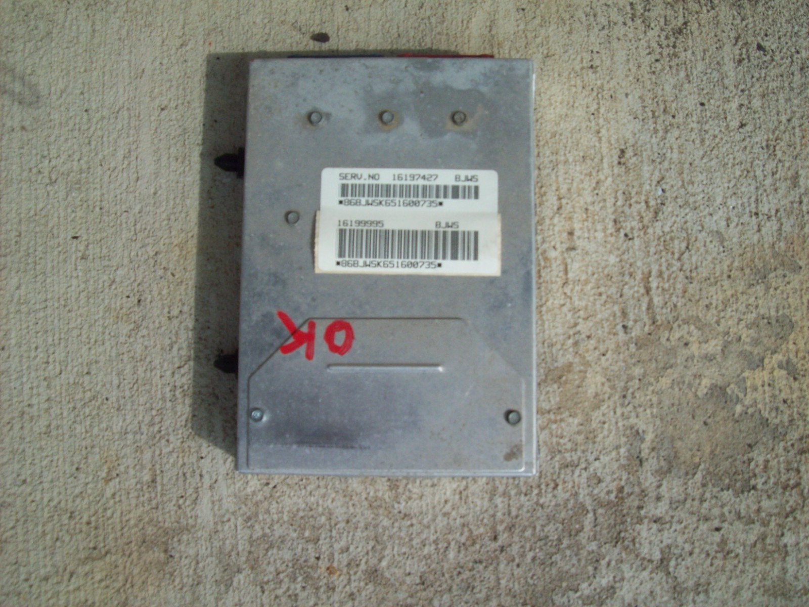 1995 Chevy/GMC truck ECM ECU Engine Computer # 16197427 Prom BJWS OEM