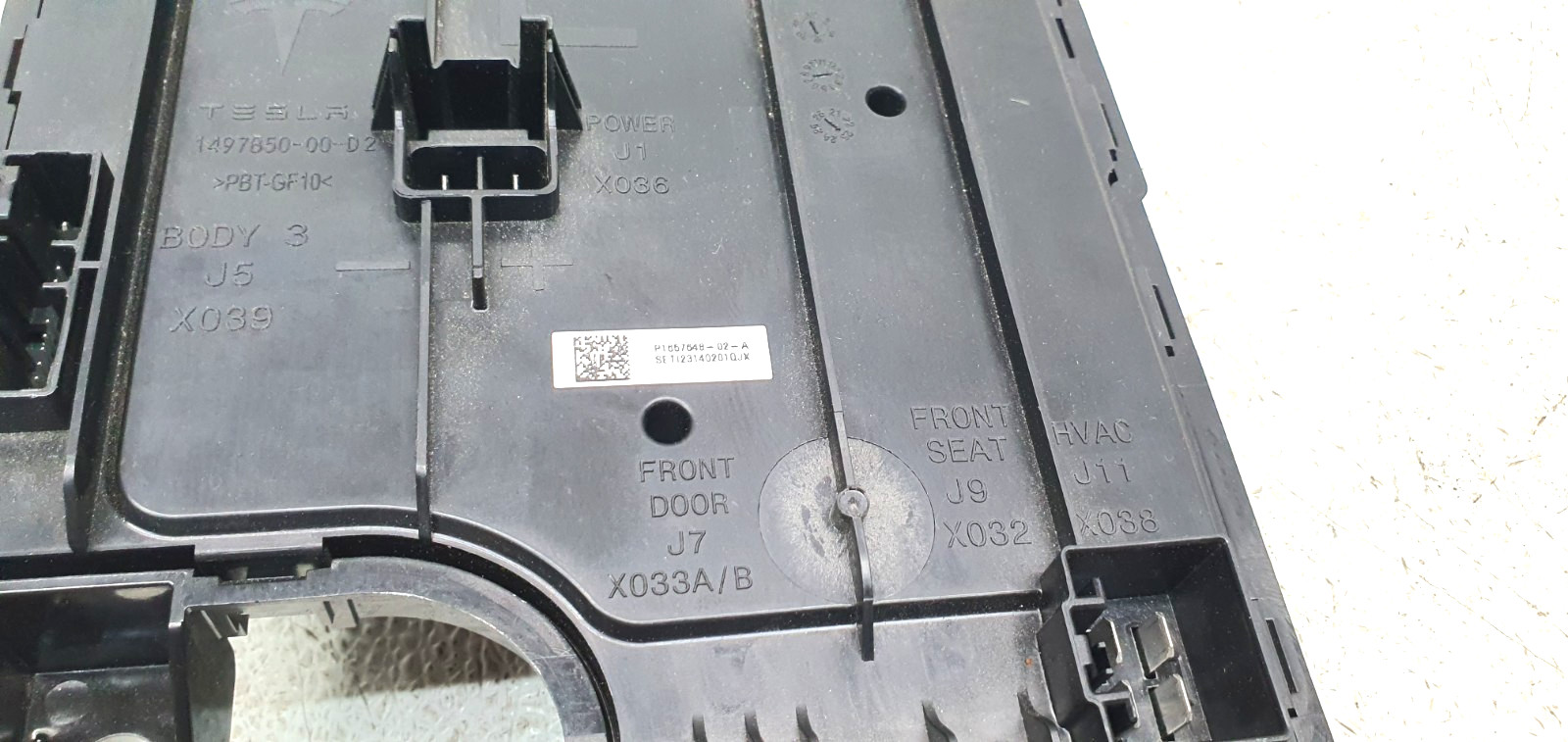 ✅ TESLA MODEL Y LEFT LOW VOLTAGE CONTROL MODULE 2020-2025 1657648-02-A OEM
