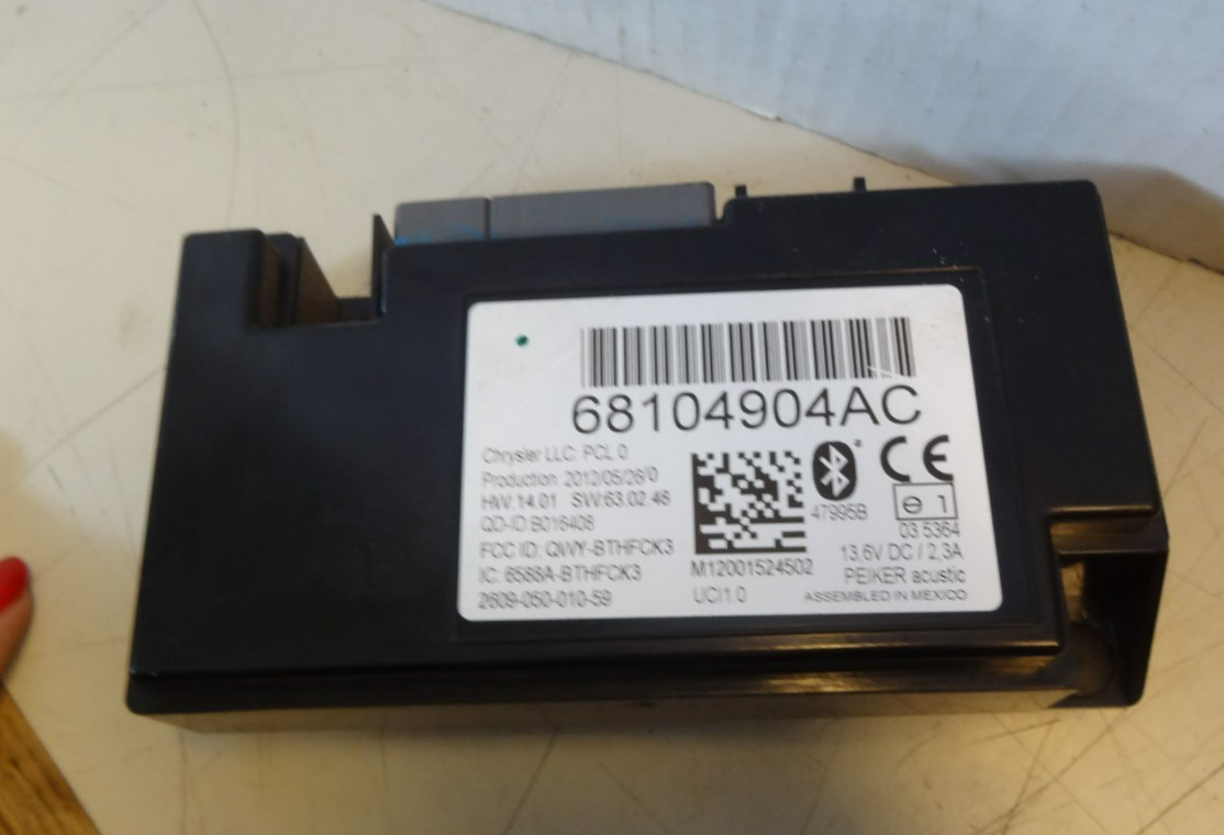 2011 2012 2013 2014 15-16 Chrysler Town & Country Comunication Module 68104904ac