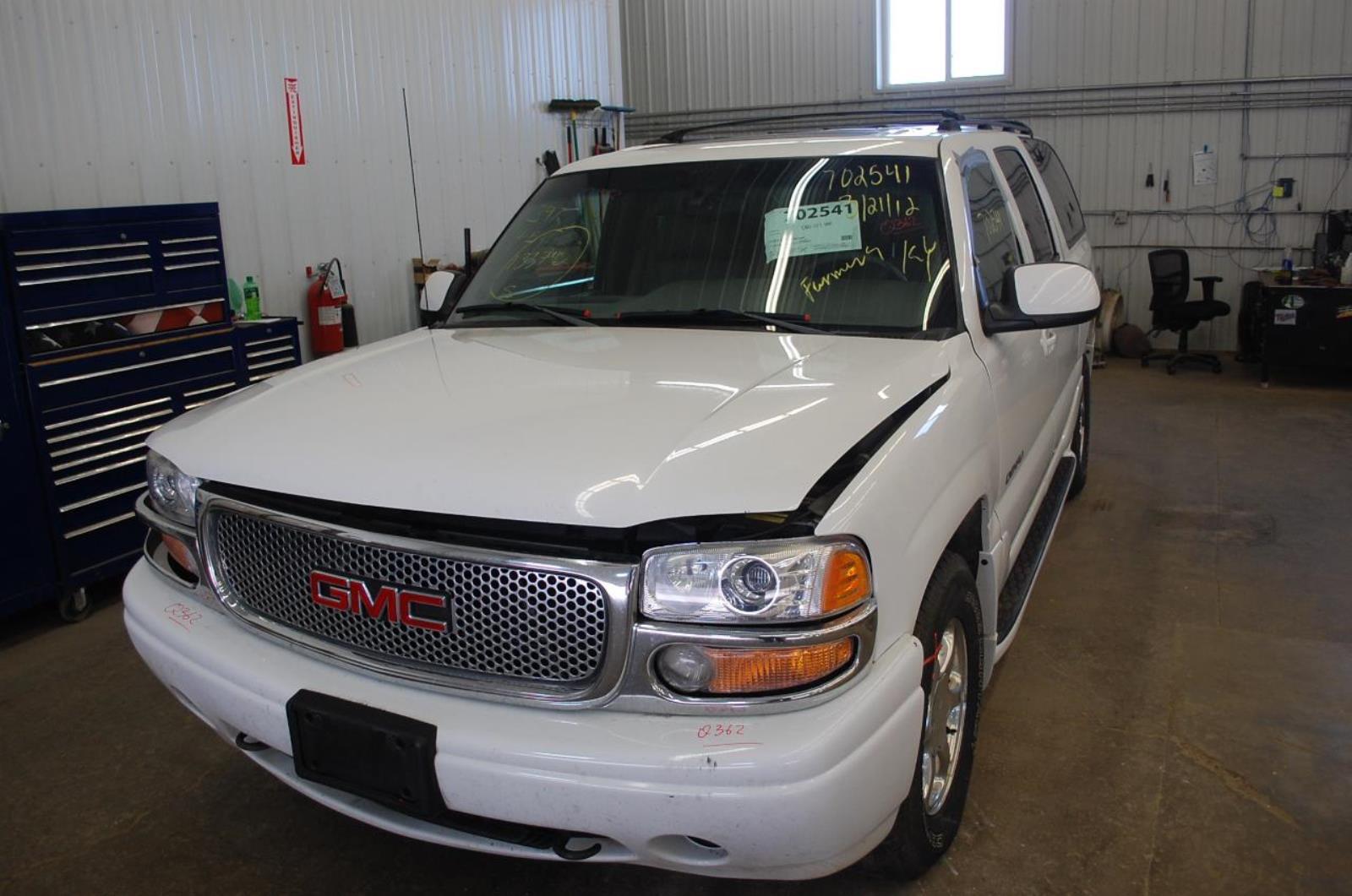 2001 DENALI XL GPS RECEIVER 09389719