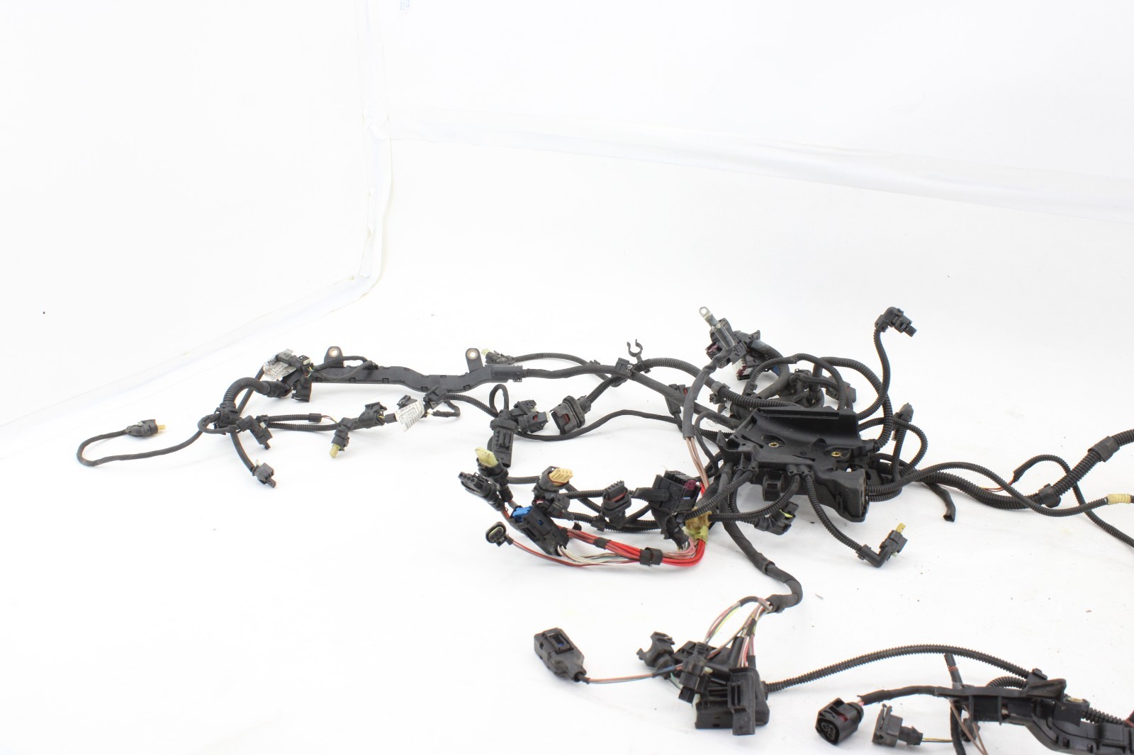 2018 – 2019 BMW G30 M550XI 4.4L ENGINE BAY BODY HARNESS MOTOR WIRING OEM # 20314