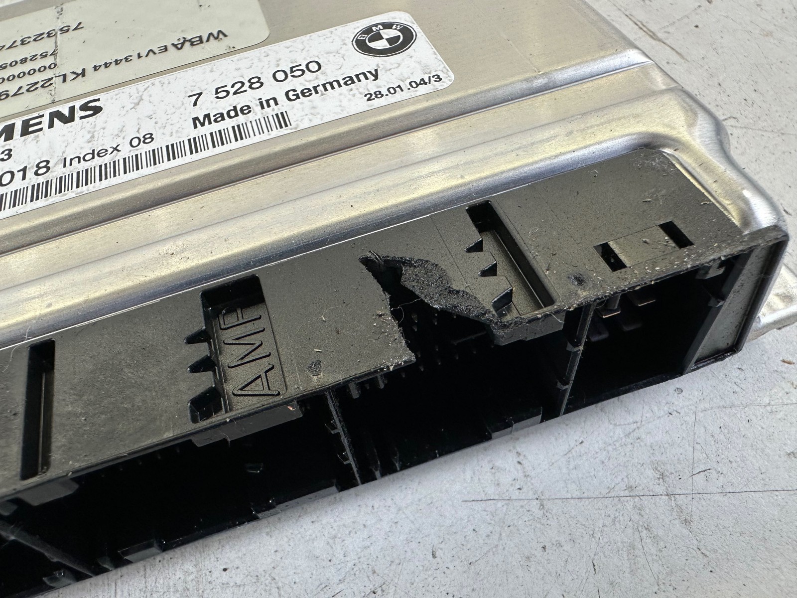 BMW 320i A/T Engine Computer ECU DME E46 00-06 OEM 7 532 374 MS34
