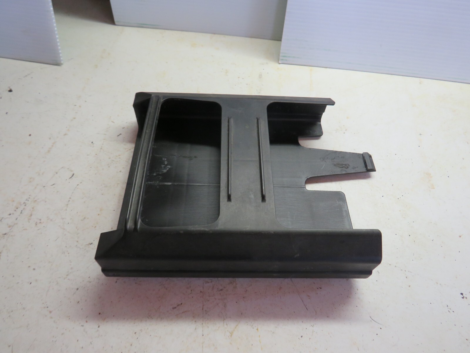 2012 BUICK REGAL ENGINE COMPUTER MODULE UNIT ECU ECM COVER HOLDER