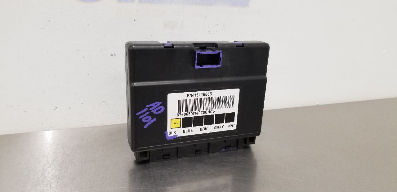 04 CHEVY SSR BODY CONTROL MODULE BCM 15116065