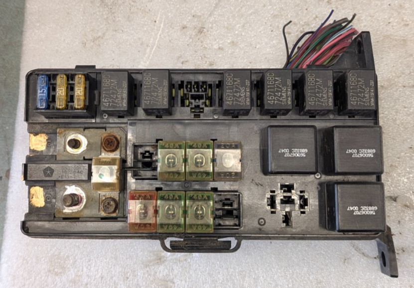1997 Dodge Ram Engine Bay Fusebox Relay Junction Box OEM 56021774