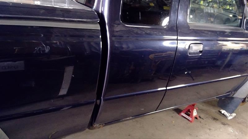 Chassis ECM Transfer Case Right Hand Kick Panel Fits 01-05 EXPLORER 1158534