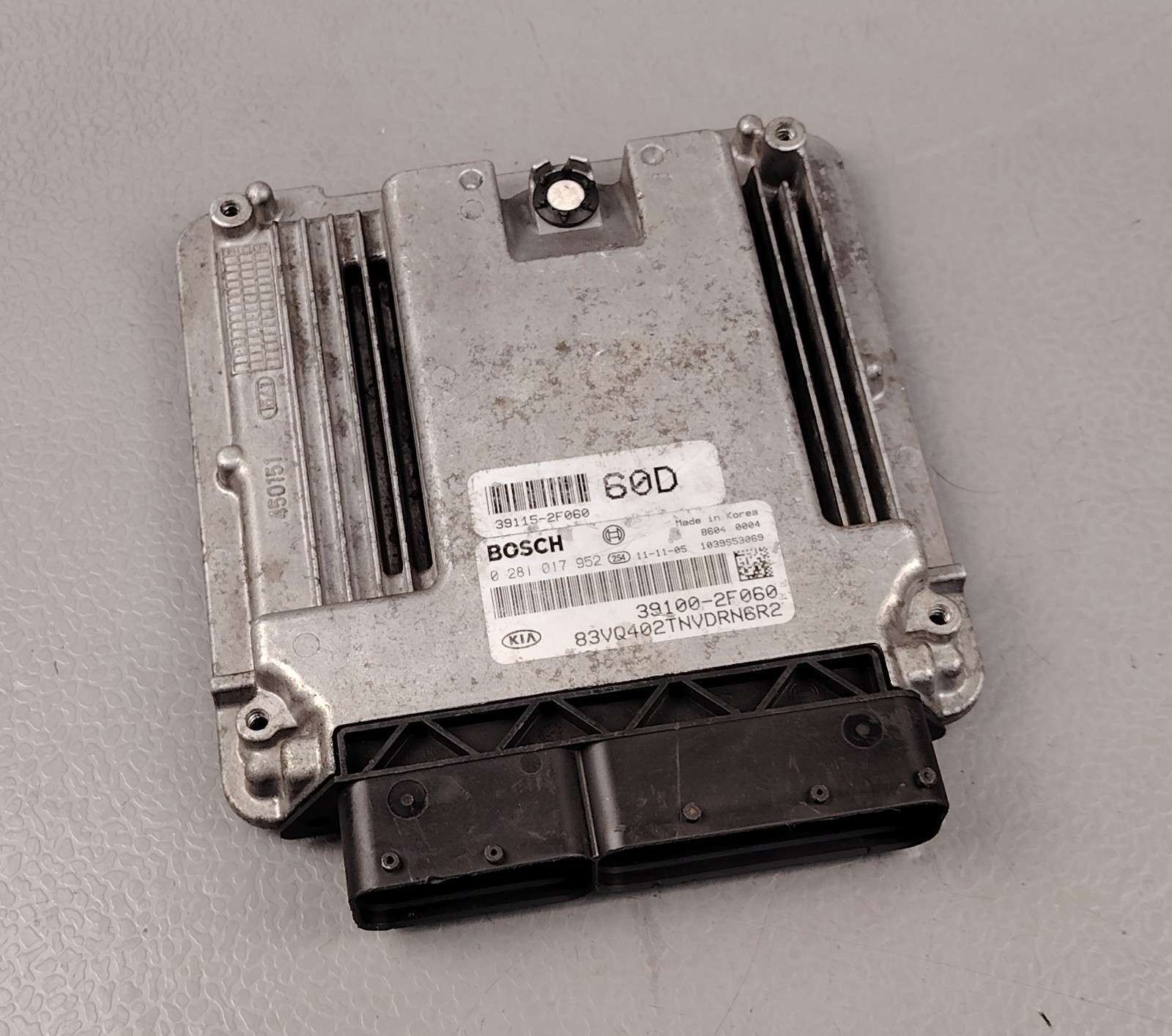 KIA GRAND CARNIVAL R DIESEL ENGINE CONTROL MODULE ECD ECU ECM 0281017952