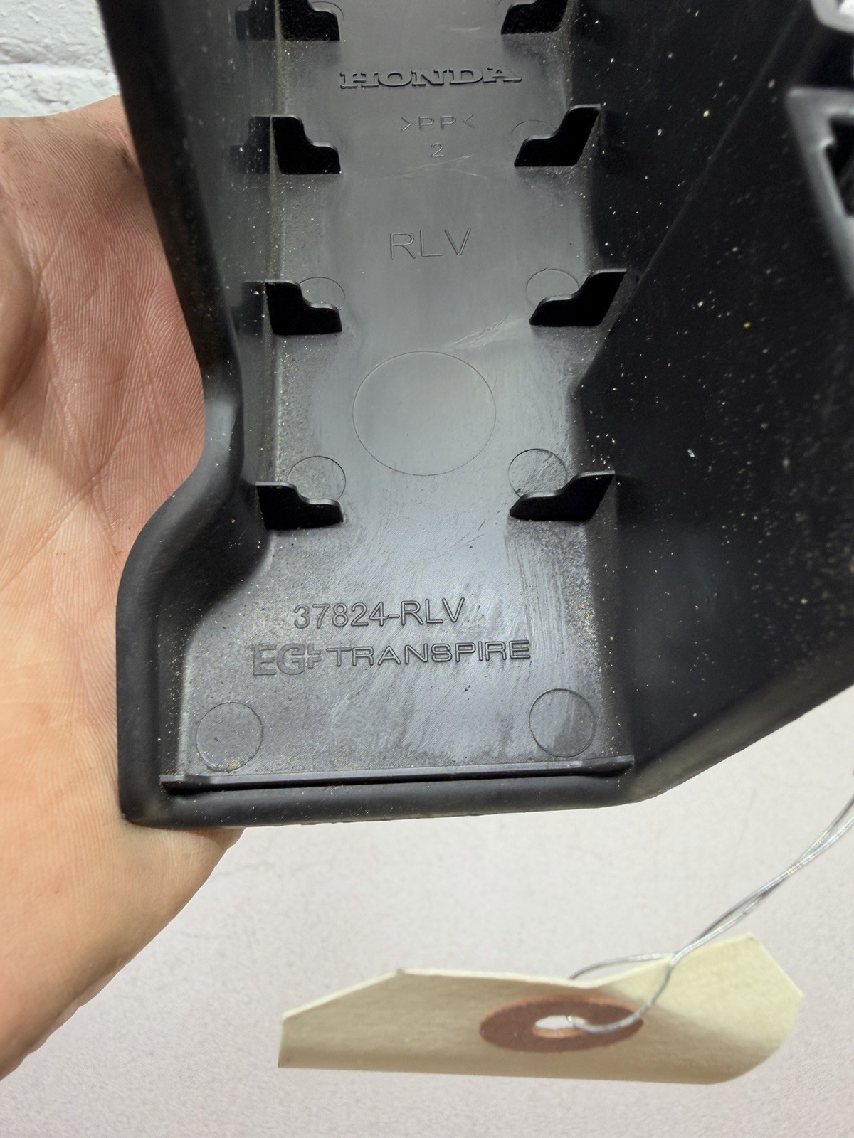 2016 – 2022 HONDA PILOT ECM ECU ENGINE CONTROL MODULE UPPER COVER OEM 37824RLV