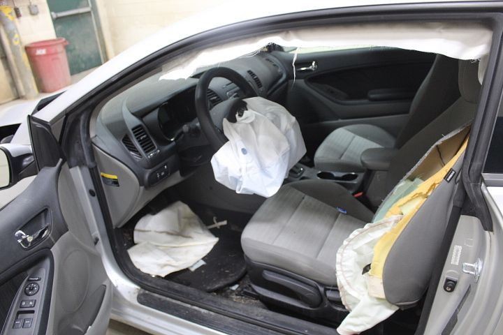 2015 Kia Forte Body Control Module BCM Chassis ECM 2334984