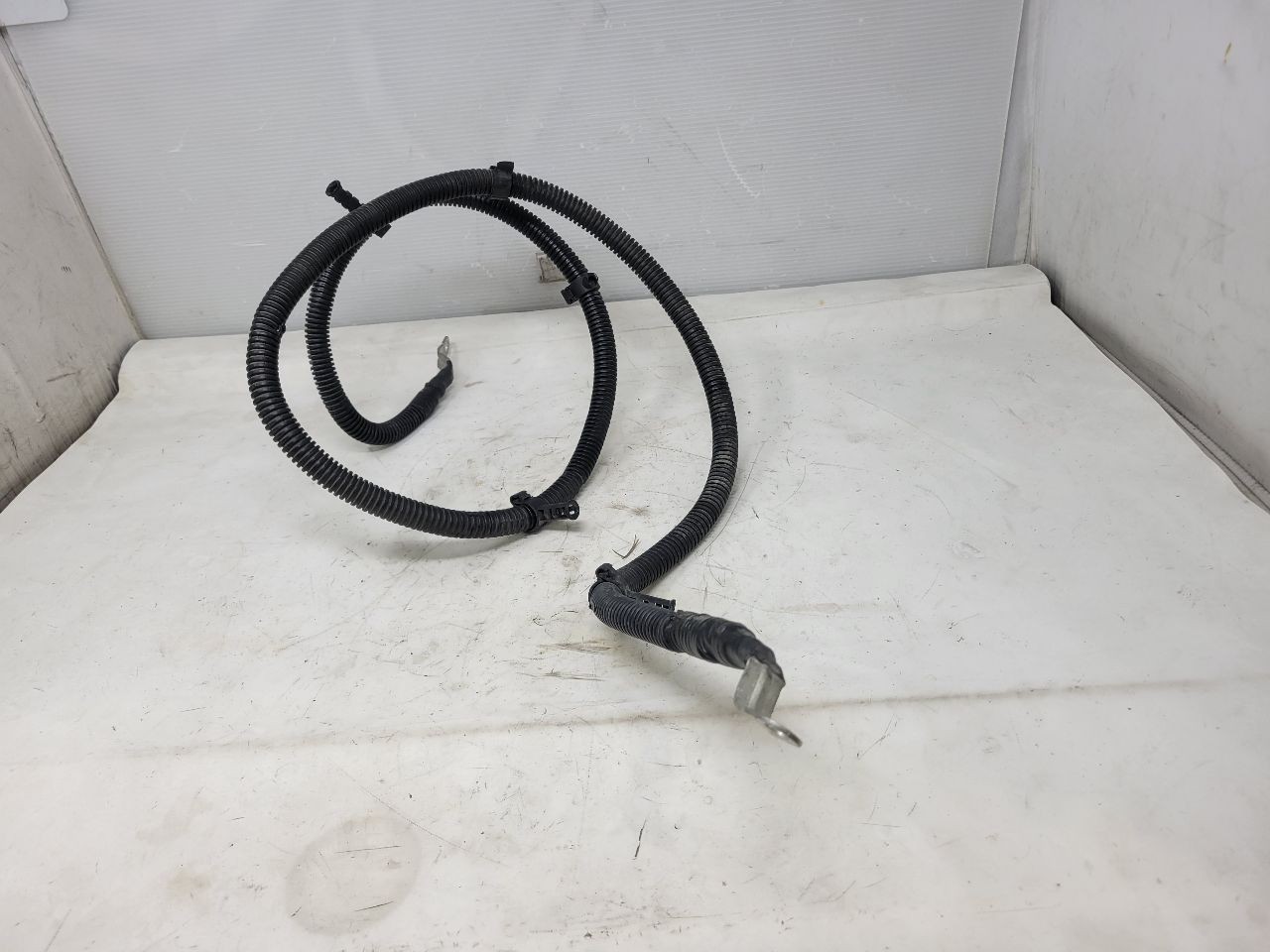 2015 ESCALADE BATTERY TO FUSE BOX POSITIVE CABLE 83K MILES 15