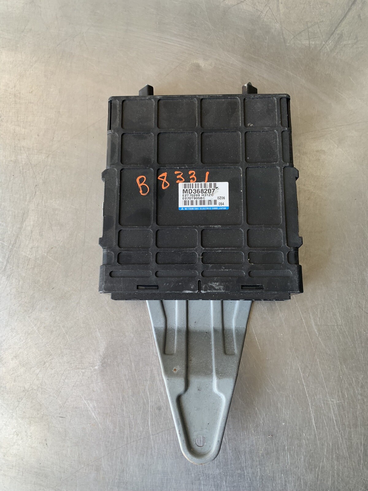 2000-2001 Chrysler Computer Brain Engine Control ECU ECM EBX Module MD368207