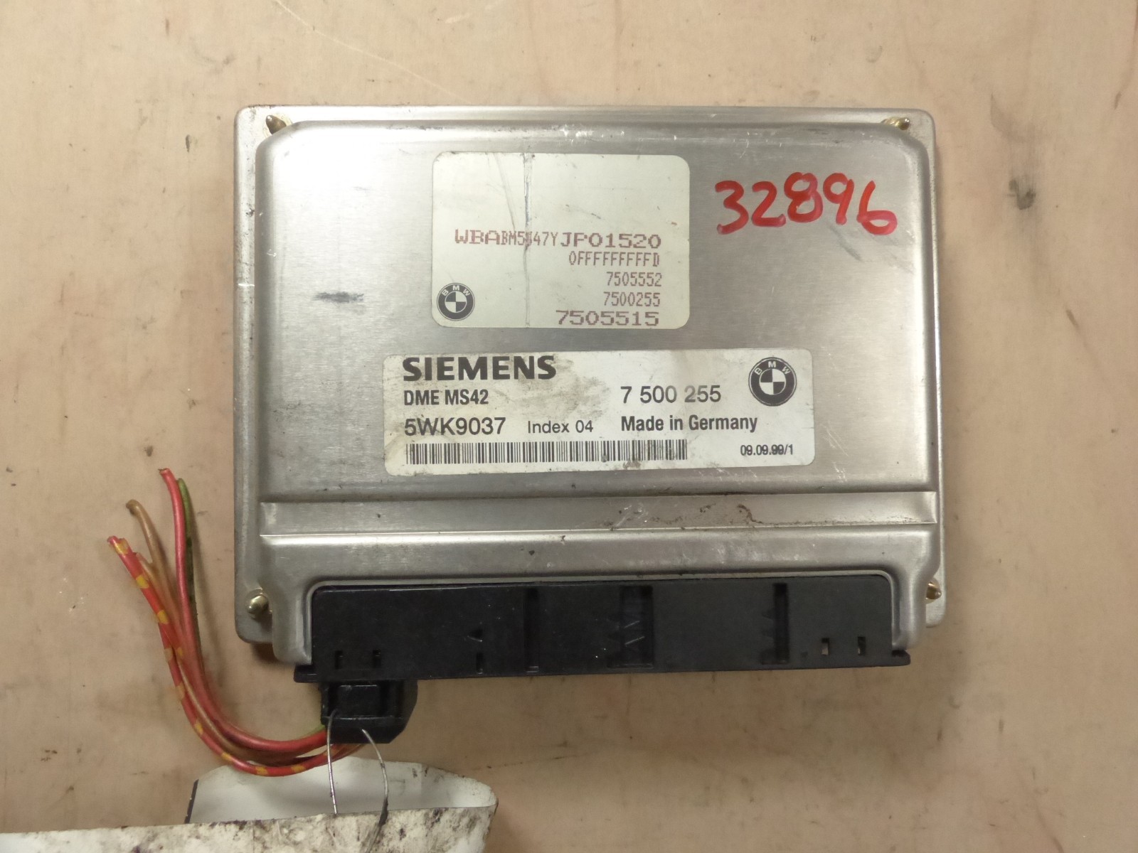 99-00 BMW 328i ECU ECM COMPUTER NUMBER 7505515