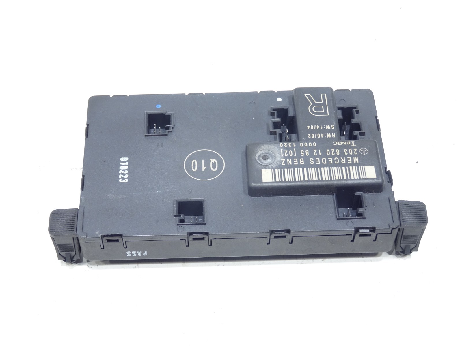 Mercedes C-Class drivers door control module 2038201285 2004-2007