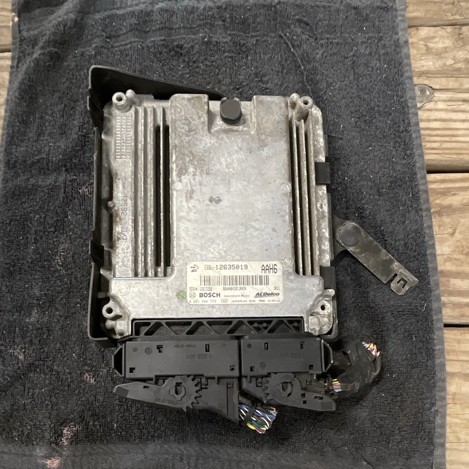 BOSCH ACDELCO GM 3.6l 08-09 Cadillac CTS EQUINOX ECU ECM USED