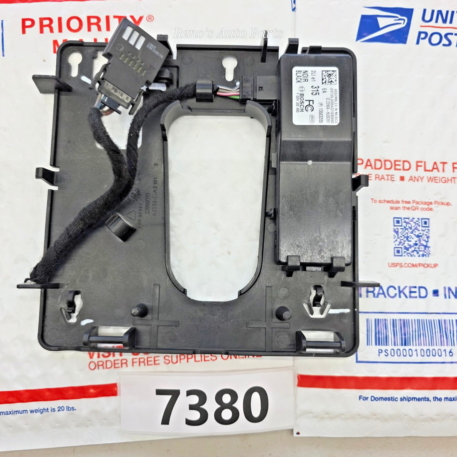 10-17 Chevrolet Equinox Keyless Entry Locking Receiver Control Module 13503205