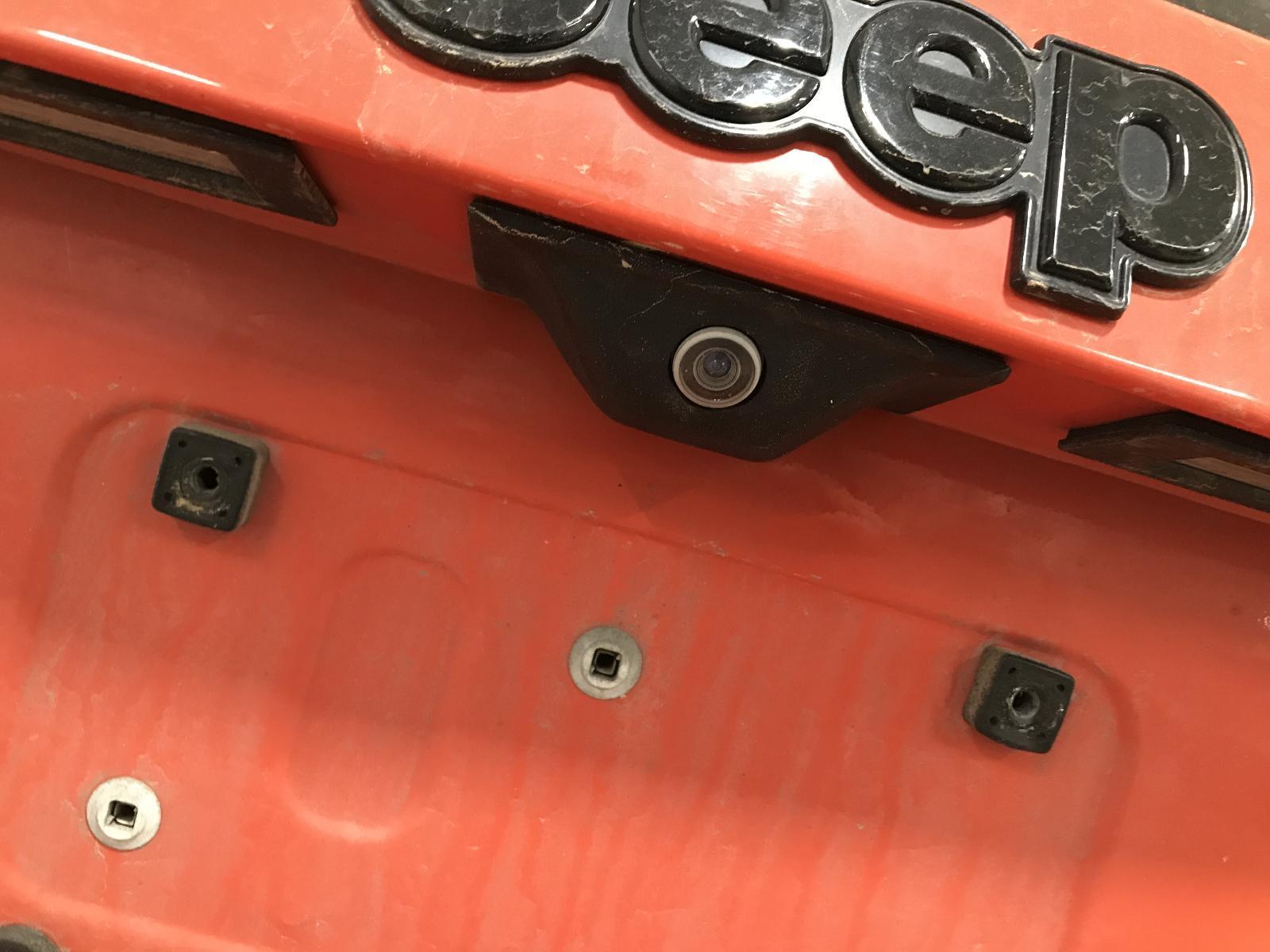 Used Body Control Module fits: 2018 Jeep Renegade Body Control BCM w/passive ent