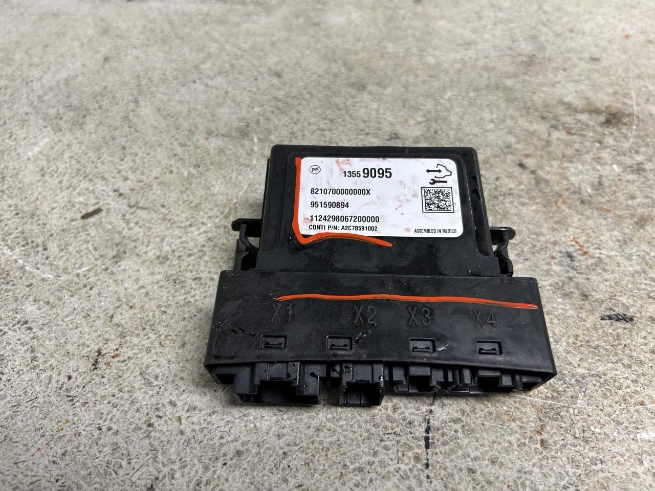 2025 CHEVROLET TRAVERSE Black Plastic Control Module OEM Part Number 13559095