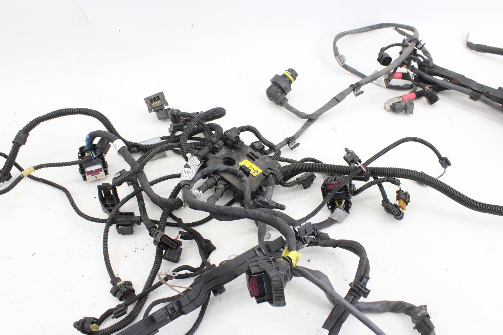 2018 – 2019 BMW G30 M550XI 4.4L ENGINE BAY BODY HARNESS MOTOR WIRING OEM # 20314