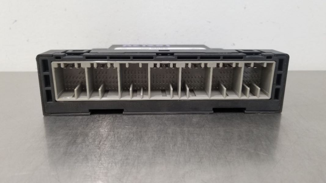19 CHEVY SUBURBAN 1500 BODY CONTROL MODULE BCM 13529592