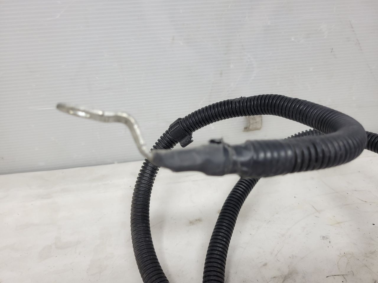 2015 ESCALADE BATTERY TO FUSE BOX POSITIVE CABLE 83K MILES 15