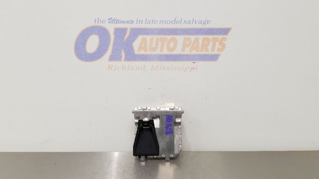 15 CADILLAC ESCALADE LANE KEEP ASSIST CAMERA WINDSHIELD MOUNTED 23171580