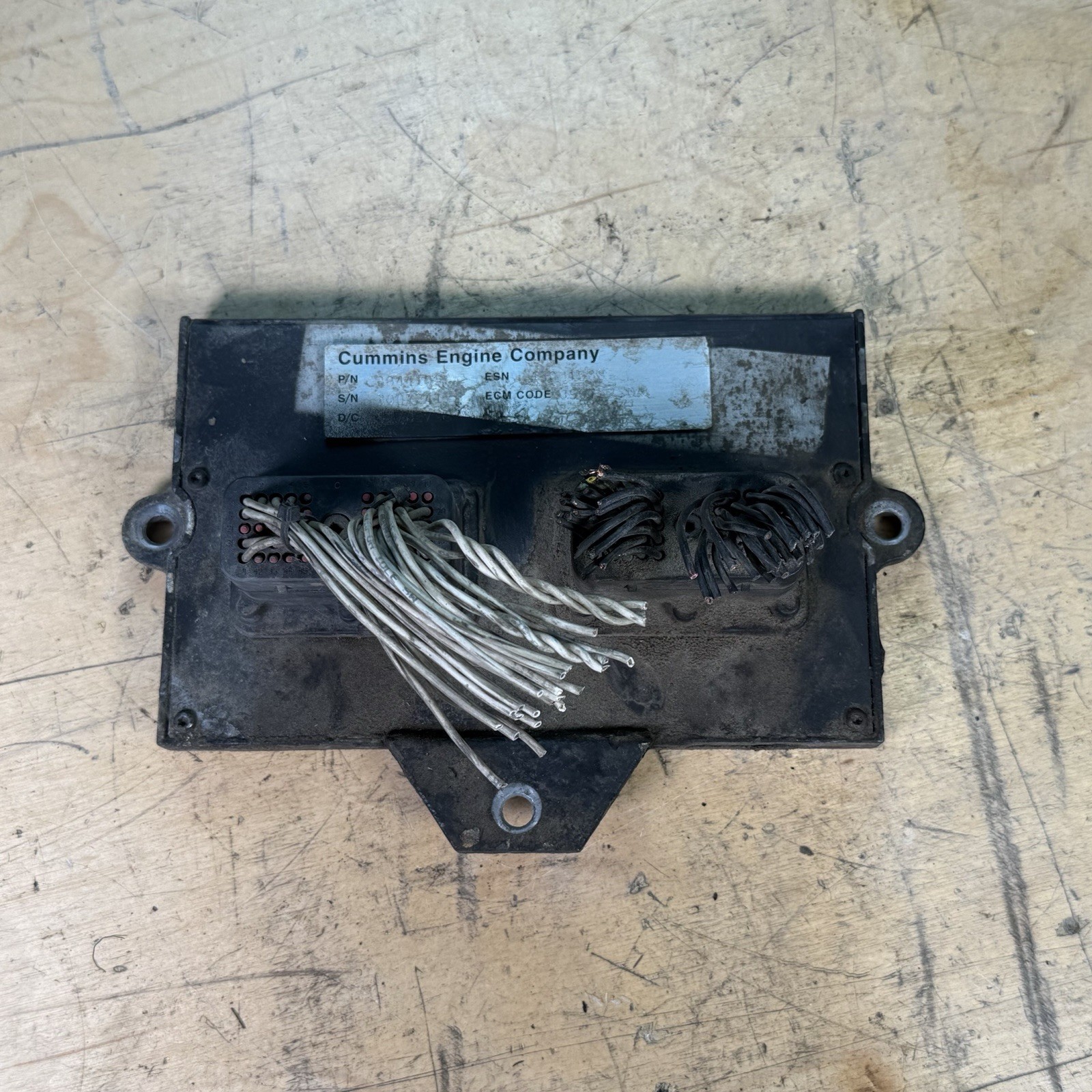 8.3 Cummins 3944105 Commercial ISC ECU Engine Computer Module ECM