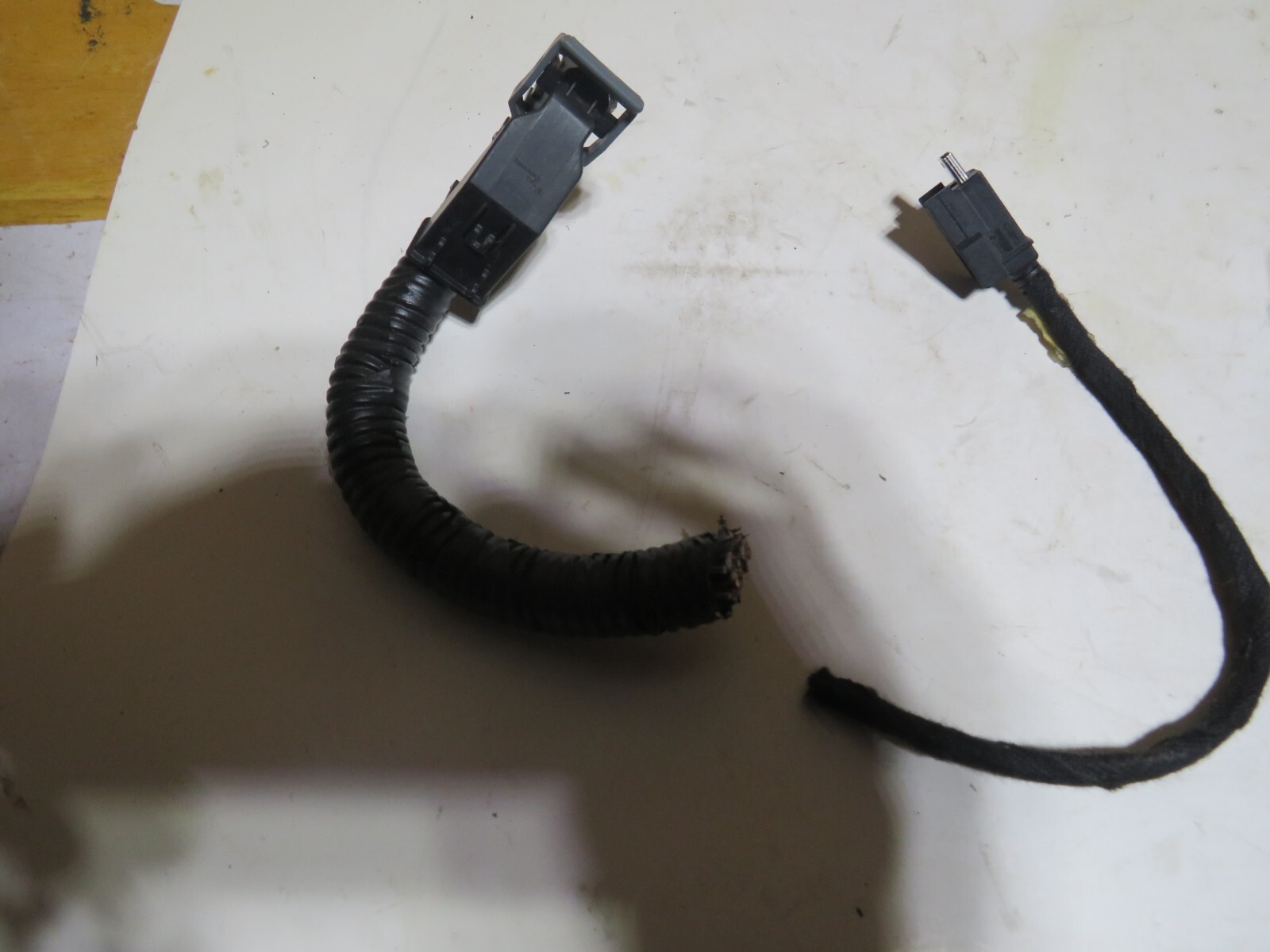 09 FORD ESCAPE COMUNICATIONS CONTROL MODULE PIGTAILS (2)