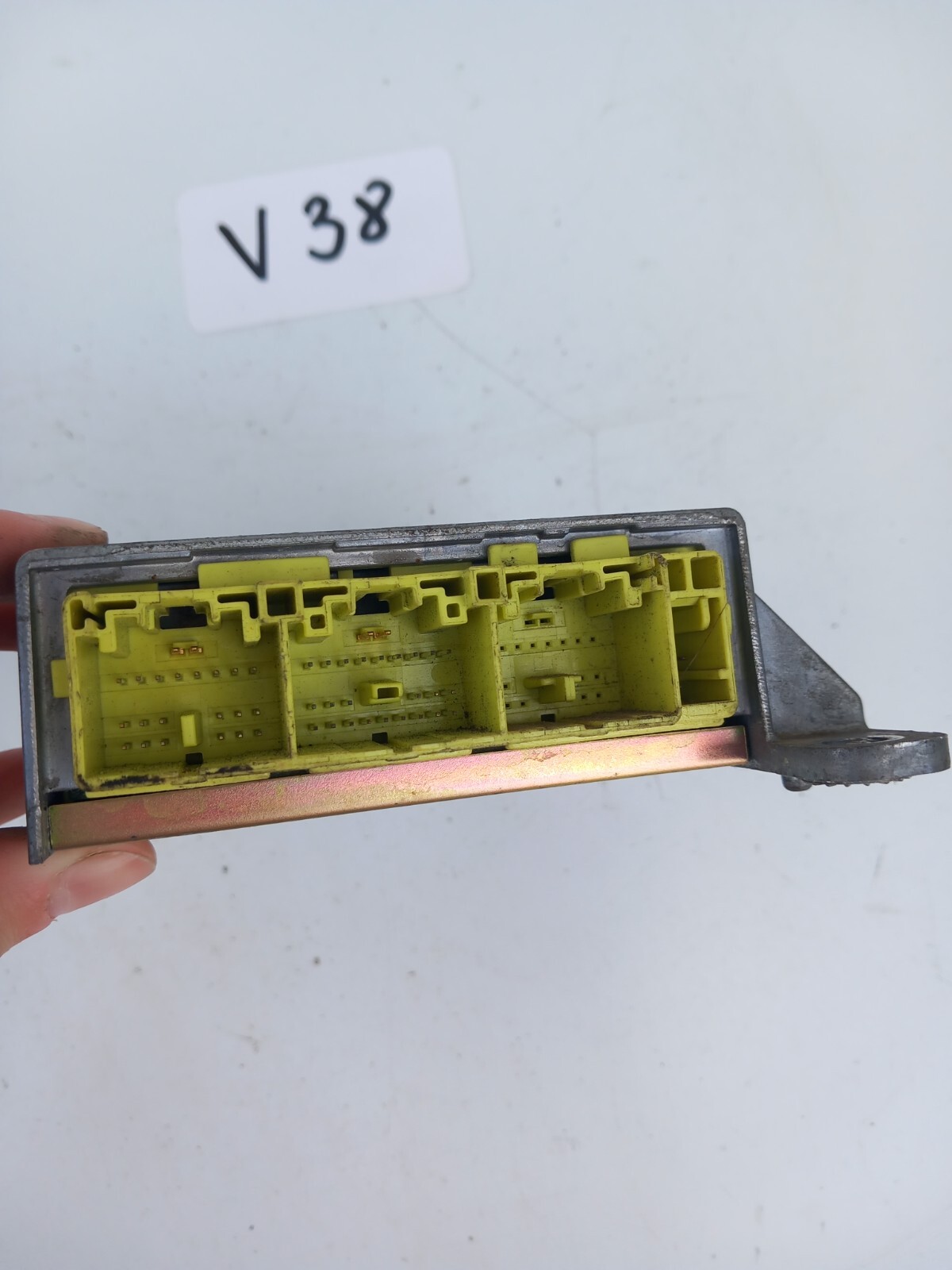 Mazda control module gm9e57k30 3328743
