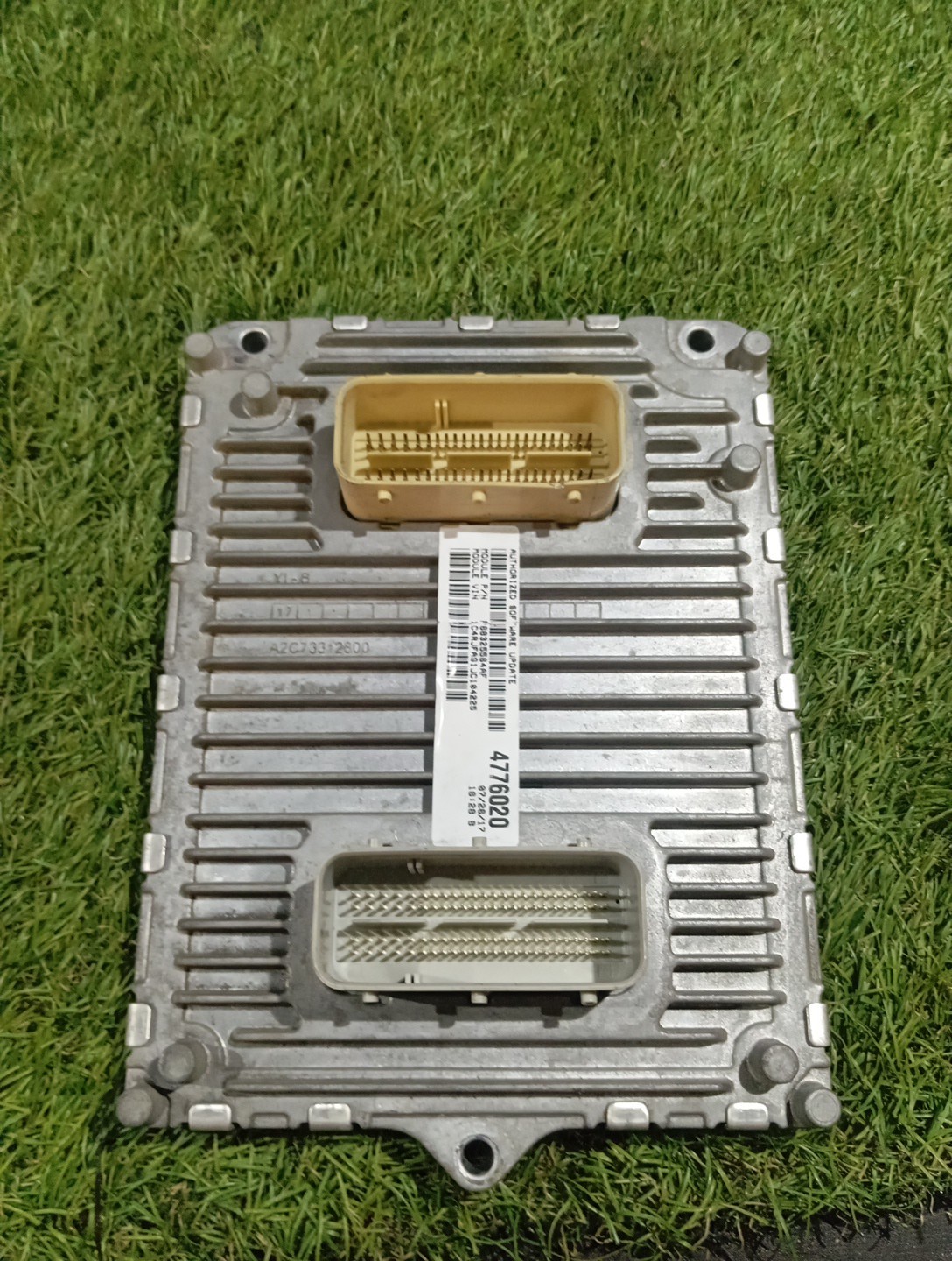 18-19 GRAND CHEROKE DURANGO 68325564AF Engine COMPUTER BRAIN ECU ECM 68330924AA