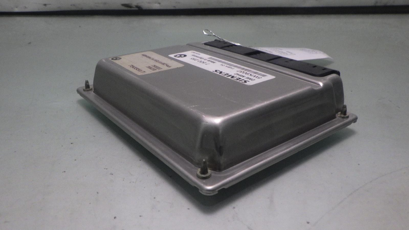 00 BMW 528i Engine Control Module 7500255